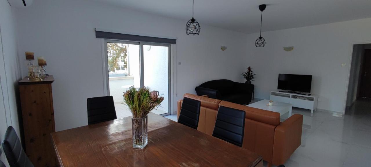 Ellas Modern Duplex City Center Nicosia Exterior photo